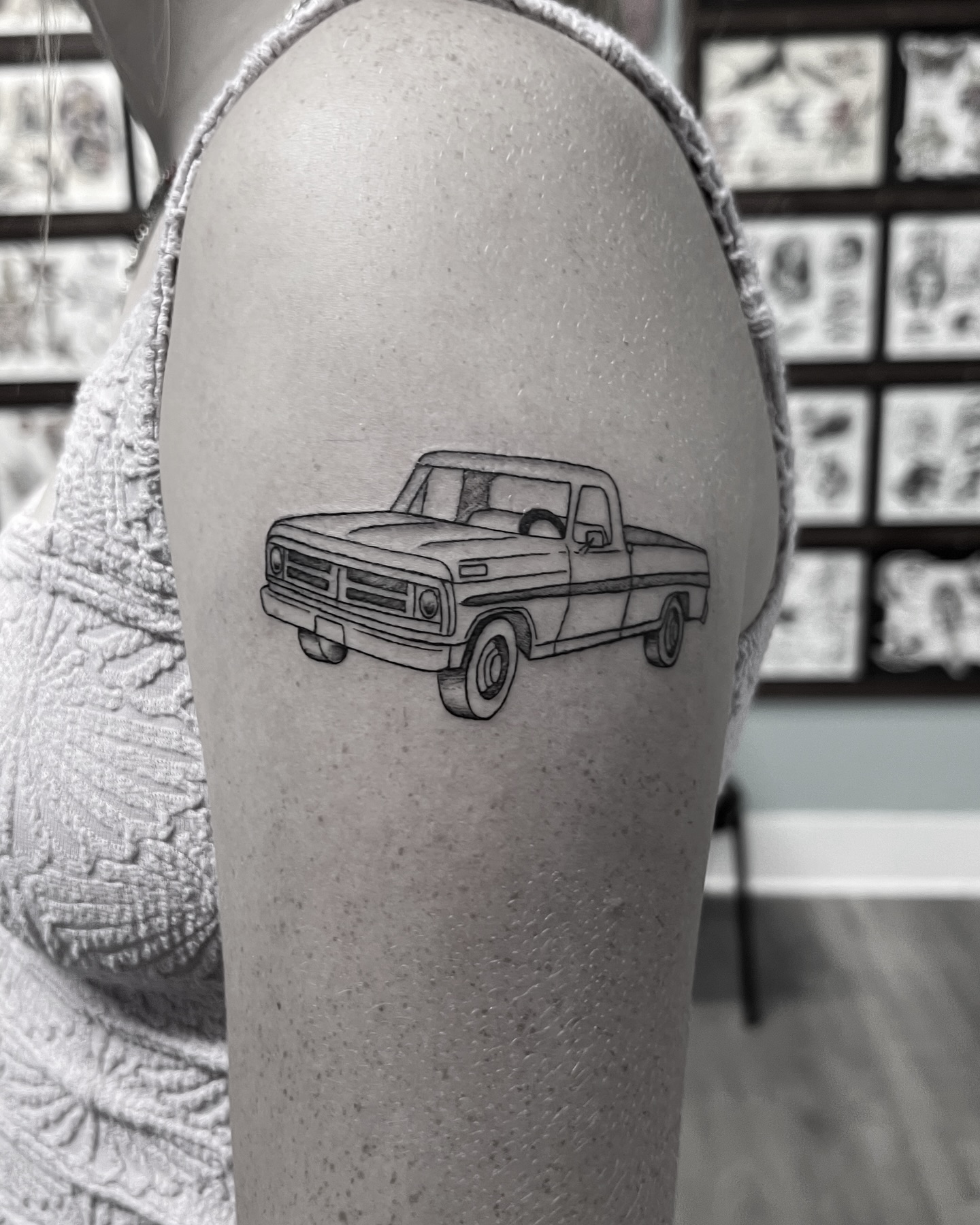 Fine line tattoo by Stephen Carballo